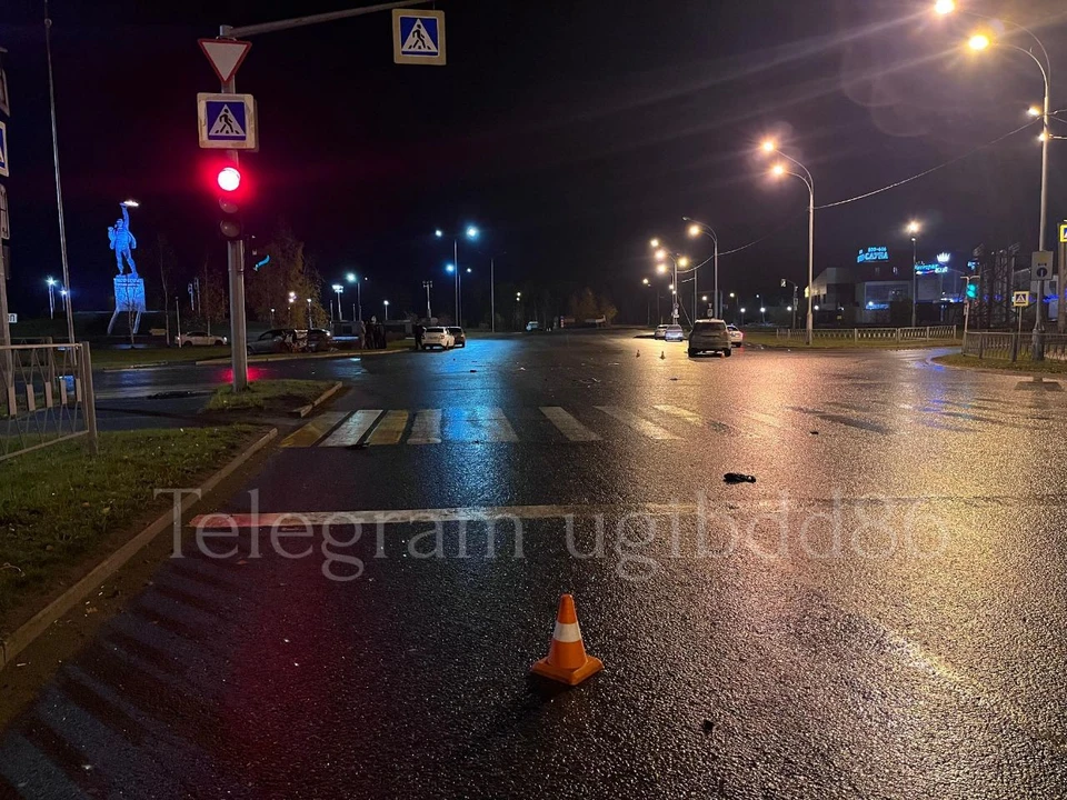 В Нижневартовске врезались две иномарки: в аварии пострадал мужчина. Фото: УГИБДД России по ХМАО-Югре