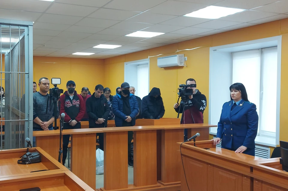 Подсудимые производили, хранили и продавали алкоголь, не отвечающий требованиям безопасности. Фото: пресс-служба Советского районного суда Орска