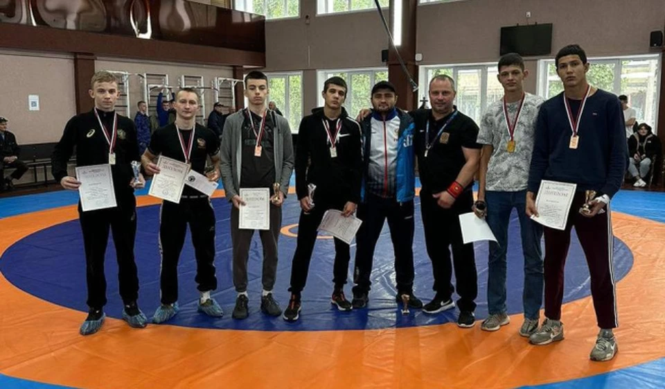 Готовились спортсменов тренеры Андрей Криничный, Даниил Лернер, Анатолий Орлов, Денис Васютин и Аскер Рамазанов.