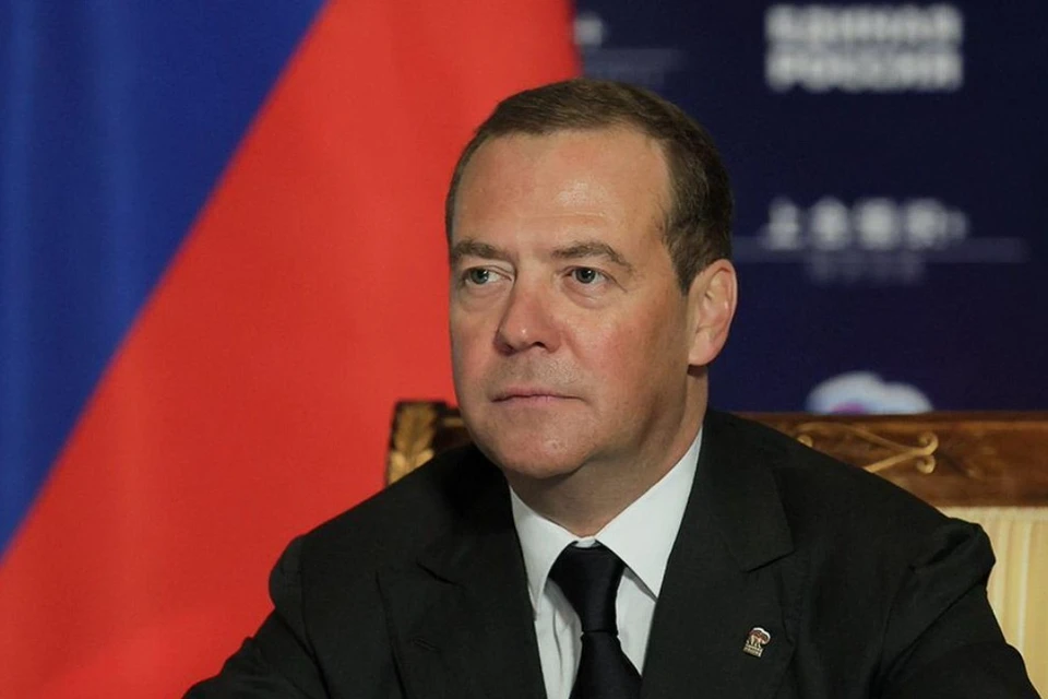 Медведев заявил, что от хорошего обеспечения ВС России зависит победа в СВО