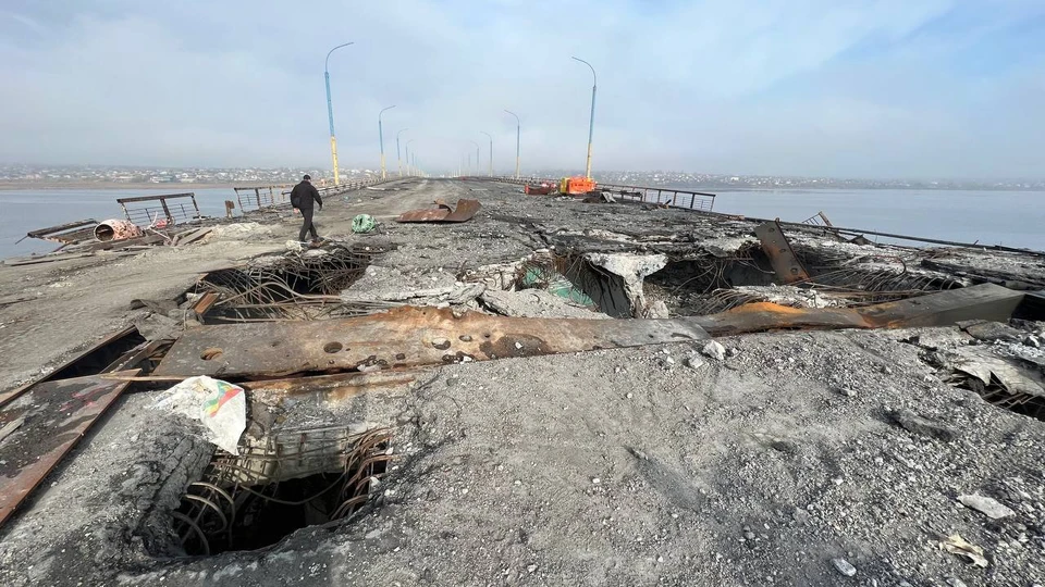 Антоновский мост, разрушенный ВСУ
