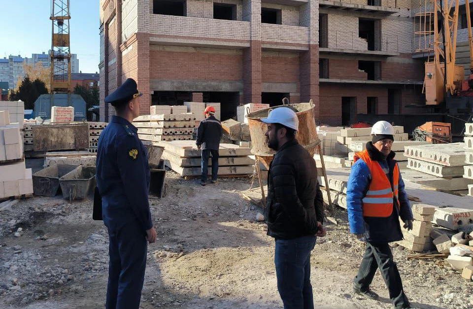 В Ульяновске подрядчик достраивает проблемный дом на Красноармейской, 67 | ФОТО: прокуратура Ульяновской области