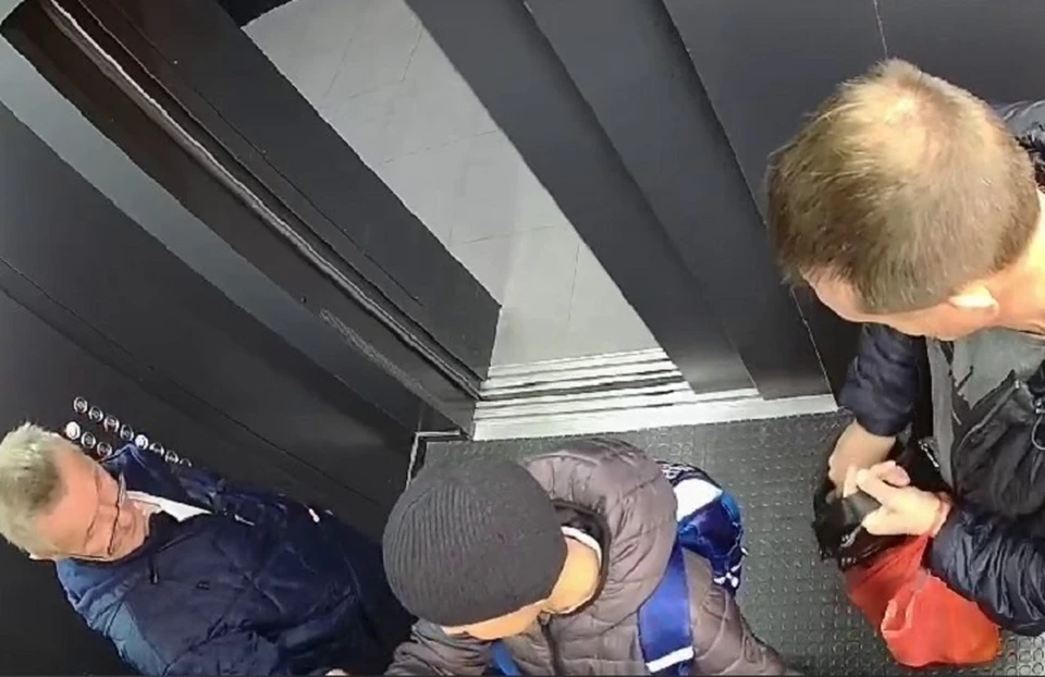 Мальчика с аутизмом толкнул незнакомец в лифте. Фото: скриншот видео