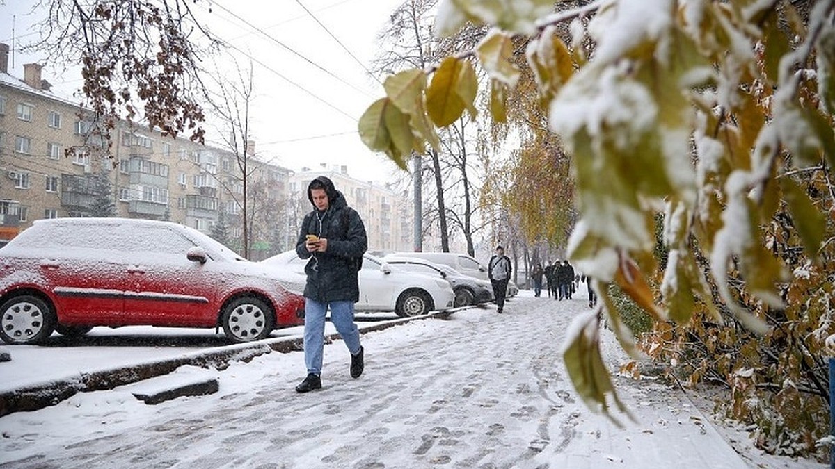 Снежный апокалипсис на Урале и аномальное тепло в Якутии: что происходит с  погодой в регионах России - KP.RU