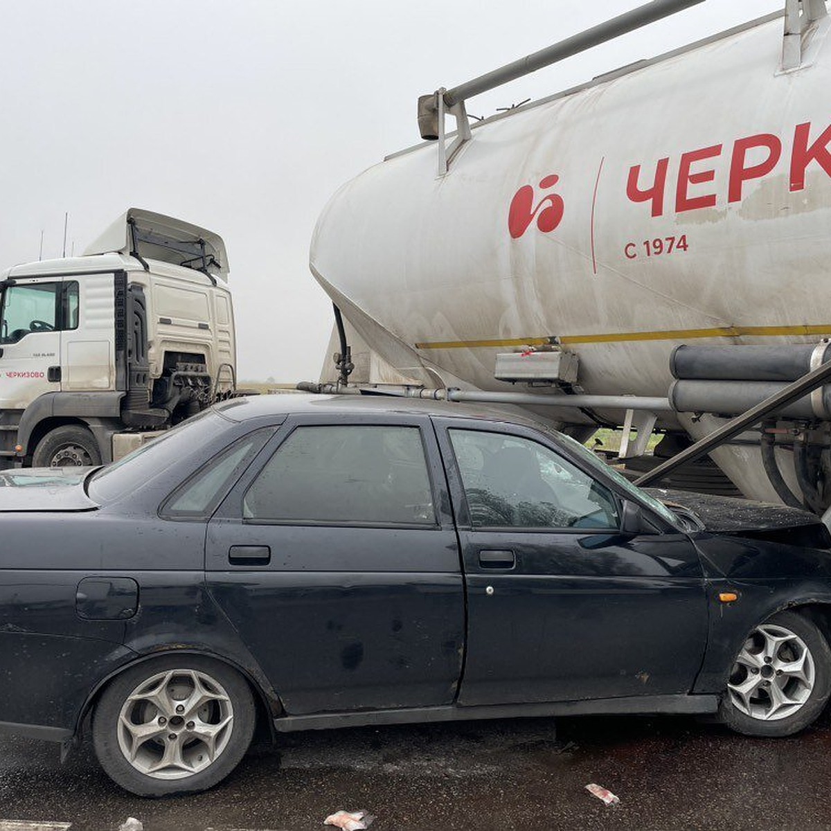 В Воронежской области грузовик врезался в «Ладу», трое ранены - KP.RU