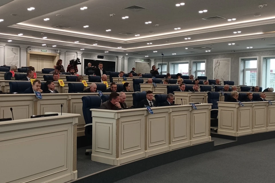 Депутаты устранили несправедливость. Теперь все супружеские юбиляры будут получать выплаты. Фото: Пресс-служба Законодательного Собрания ЛО.