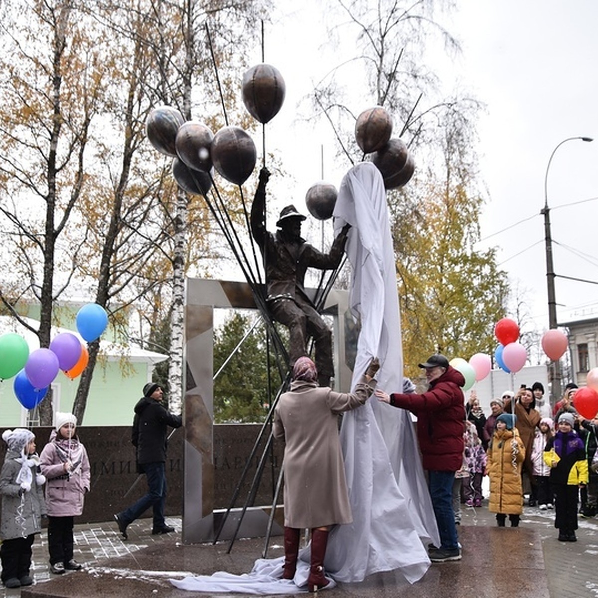 В Вологде появился памятник Владимиру Корбакову - KP.RU