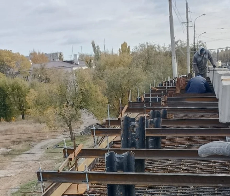 На Марйиском путепроводе приступили к новому этапу реконструкции. ФОТО: пресс-служба администрации Волгограда