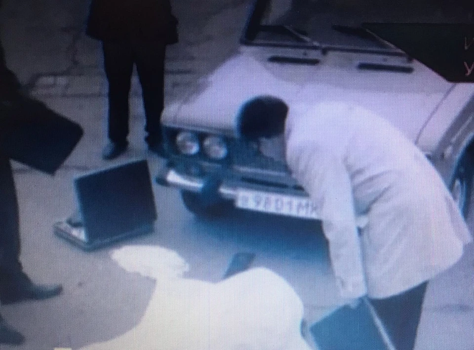 В 1982 году майор милиции Квашнин читал лекцию о преступлениях и наказаниях в московской школе на классном часе в 7 «А». На перемене майор вышел на улицу покурить, и тут к нему подскочил пацан в маске и ударил ножом в живот.