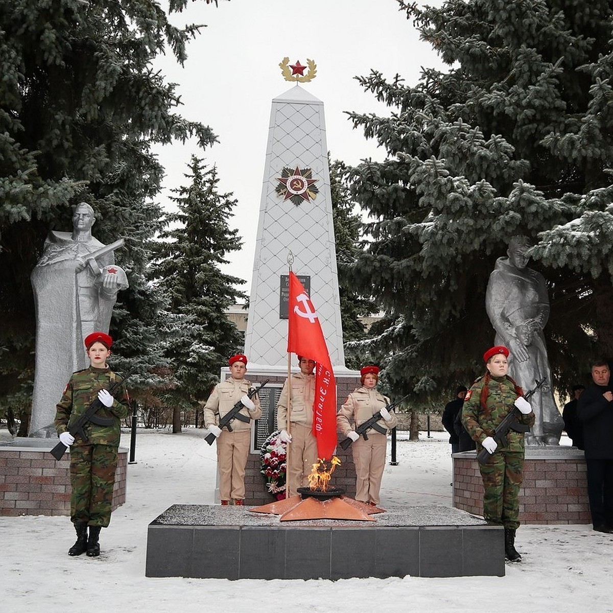 Вечный огонь зажгли в центральном сквере села Сеченово, благоустроенном в  рамках нацпроекта «Жилье и городская среда» - KP.RU