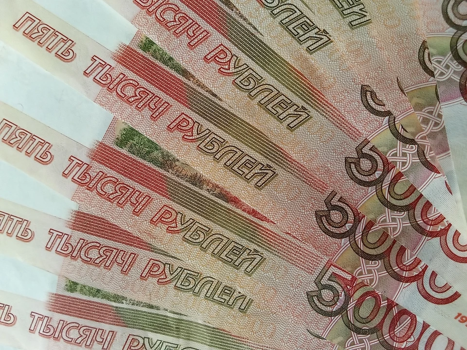 Мошенник украл у пенсионера из Тарко-Сале, продававшего квартиру, четверть миллиона