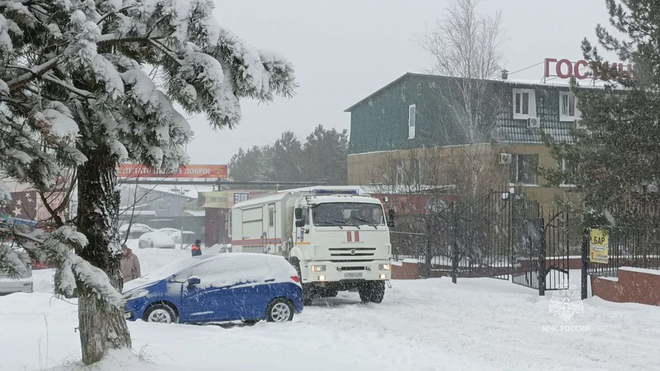 Около 20 водителям помогли спасатели в Хабаровске и пригороде Фото: ГУ МЧС России по Хабаровскому краю