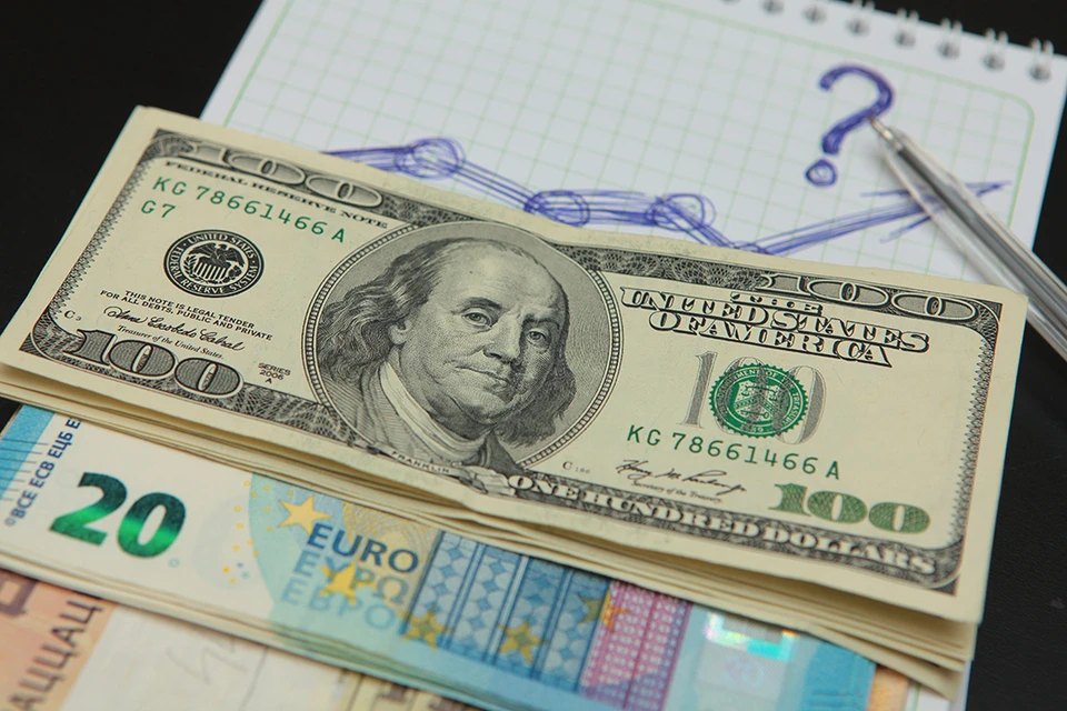 Нацбанк Беларуси ощутимо снизил курс доллара и курс евро на 10 ноября 2023 года.