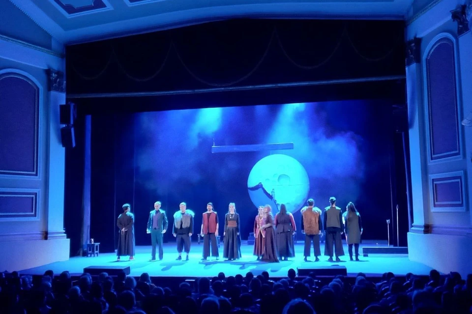 https://www.rzndrama.ru/ru/whatson/festivali/viii-mezhdunarodnyy-teatralnyy-festival-spektakley-o-lubvi-svidaniya-na-teatralnoy.html
