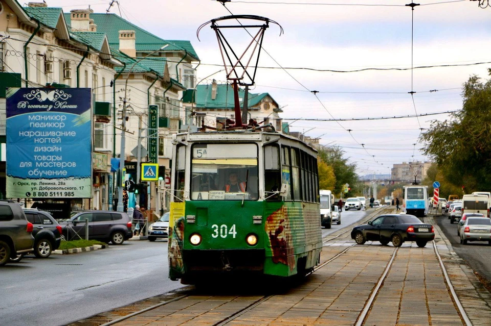 На муниципальном предприятии «Орскгортранс» работает около 400 человек, штатное расписание предполагает 612. Фото: ТГ-канал главы Орска Василия Козупицы
