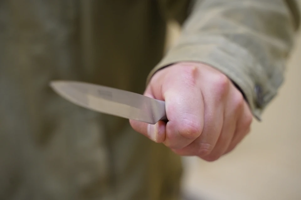 На теле женщины нашли множественные удары ножом