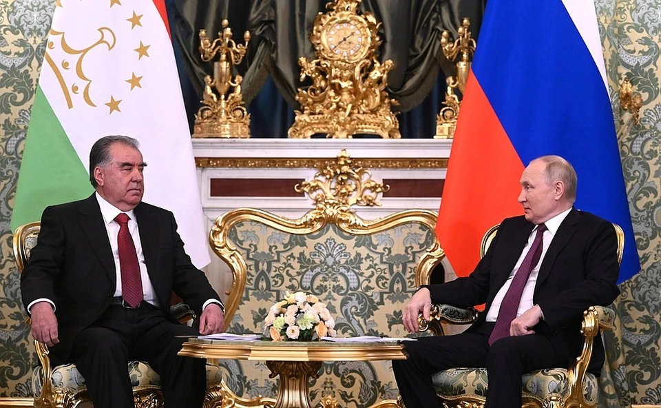 Путин подвёл итоги встречи с президентом Таджикистана Рахмоном, фото: Михаил Метцель/ТАСС