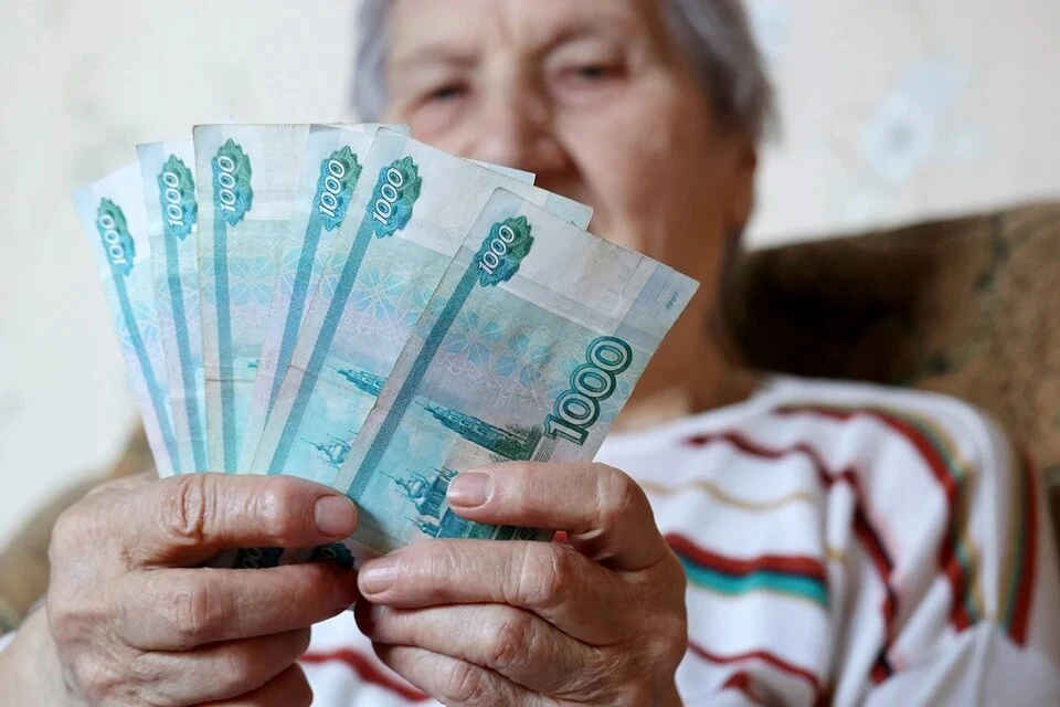 Орешкин: Рубль может укрепиться, но кардинальных отклонений ждать не стоит