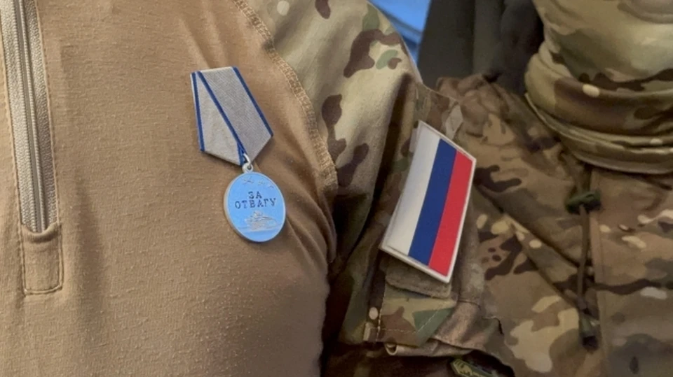 Военнослужащий успел повидаться с родными и близкими.