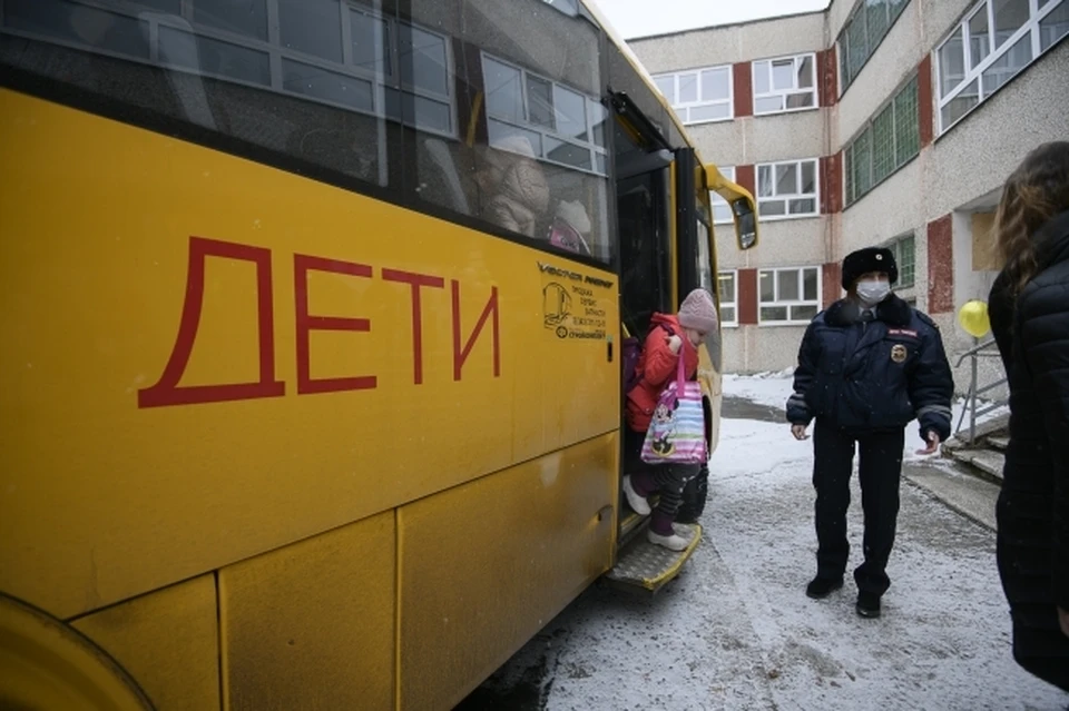 В Невьянске автобус с детьми вылетел с дороги на обочину