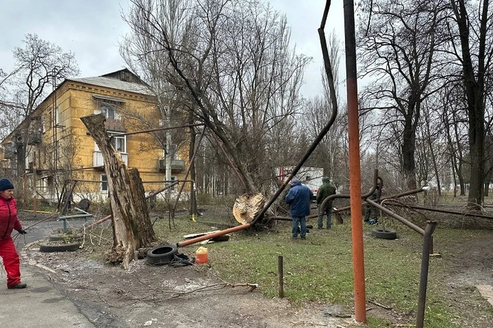 В ДНР трудятся над устранением последствий непогоды более тысячи специалистов