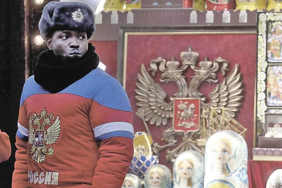 Орел стал привычным символом страны. И россиянам, и интуристам нравится! Фото: Сергей ФАДЕИЧЕВ/ТАСС