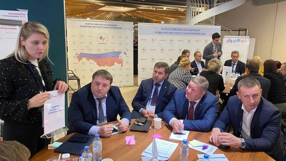 Глава Ульяновска Болдакин отметил день рождения в Москве на мероприятии | ФОТО: телеграм-канал Александра Болдакина