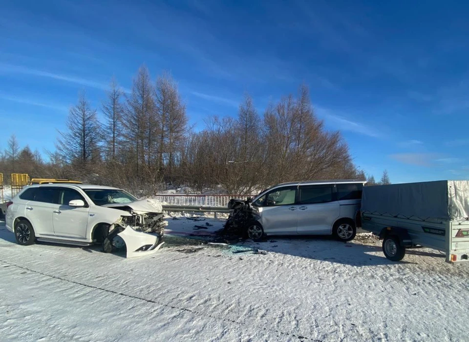 Водитель внедорожника потерял управление и вылетел на встречку. Фото: ГИБДД