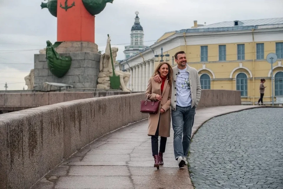 Каждый десятый житель Петербурга чувствует себя одиноким, даже находясь в отношениях.