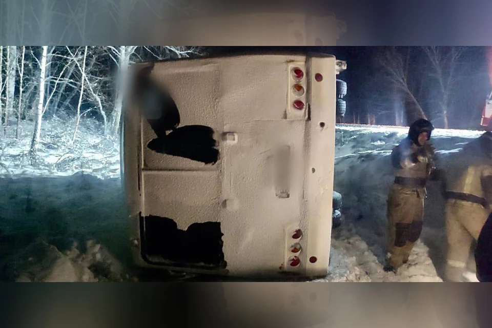 На место аварии приехали спасатели, врачи и полицейские. Фото: правительство Курганской области