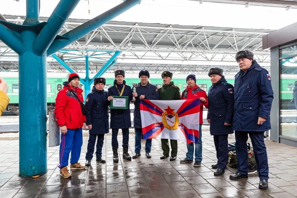 В Самаре для победителя чемпионата устроили торжественную встречу с участием военного оркестра / Фото: cskasamara.ru