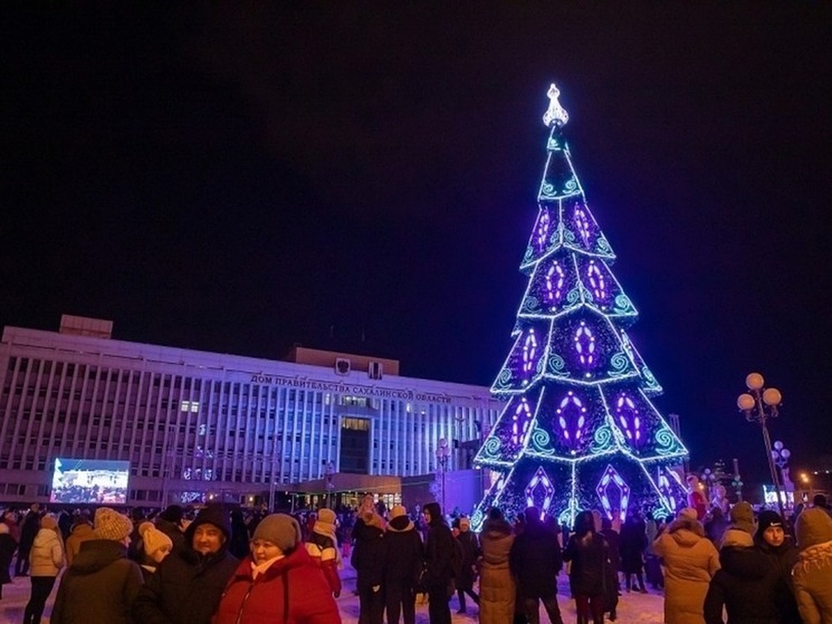 Главную елку Сахалина откроют в облцентре 16 декабря - KP.RU