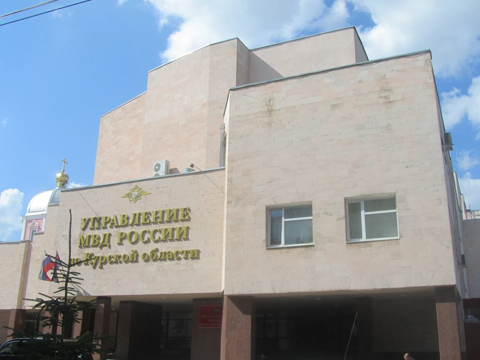 Сотрудники правоохранительных органов и банков никогда не предлагают "спасать деньги" путем перевода на безопасные счета