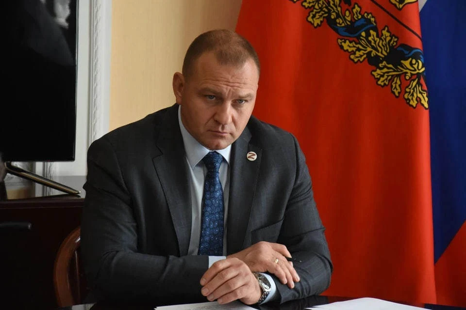Также мэр отметил, что с сотрудниками всех образовательных учреждений будет проведен дополнительный инструктаж о том, как действовать в нештатных ситуациях