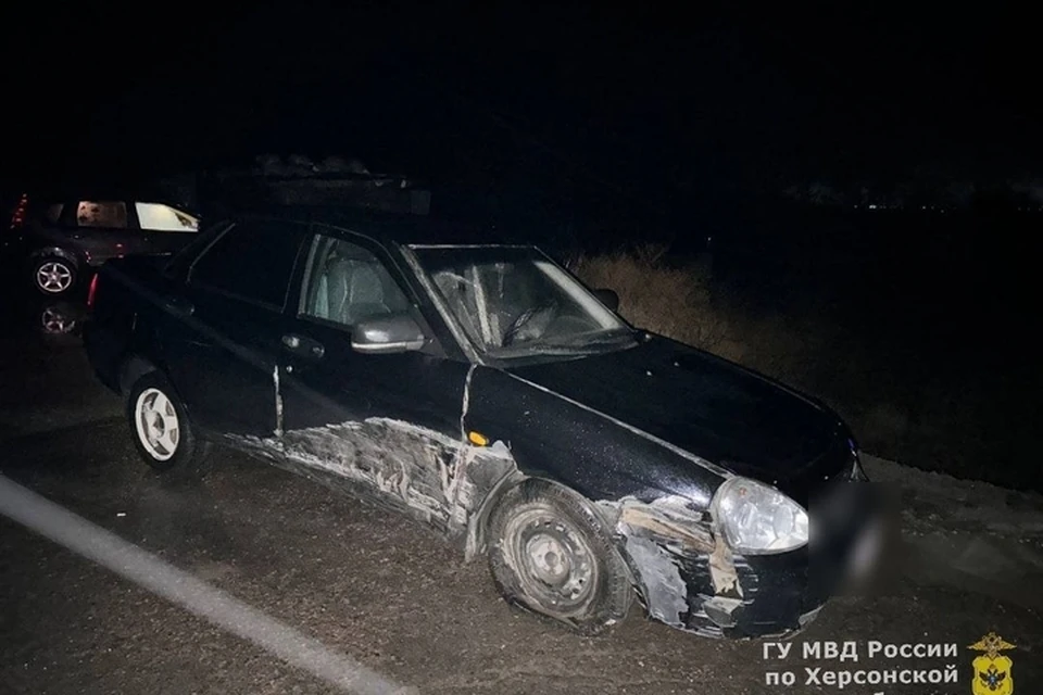 В Скадовском районе 52-летний водитель ВАЗ-217030 на большой скорости врезался в бетонное ограждение. ФОТО: ГУ МВД России по Херсонской области