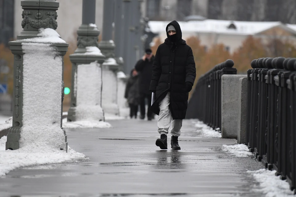 После пятничного сильного снегопада в воскресенье плюсовая температура придет в Москву