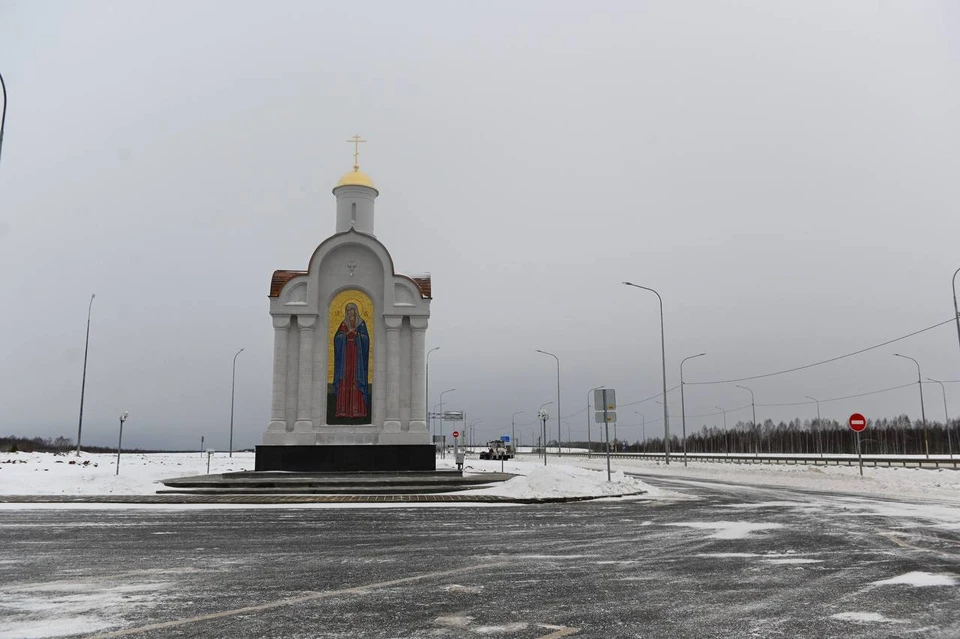 Митрополит Нижегородский и Арзамасский Георгий освятил киот с иконами.