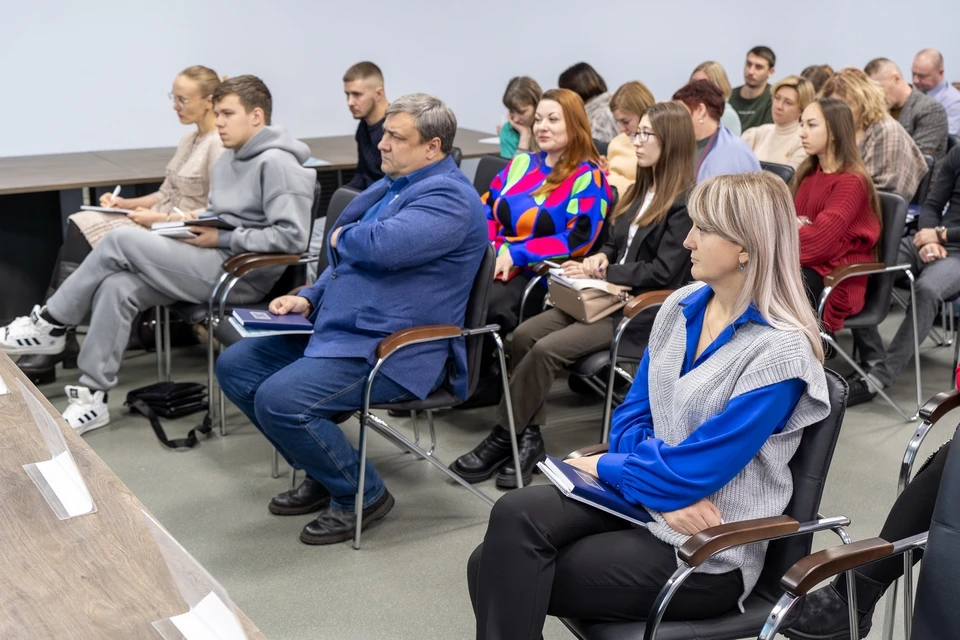 В Кузбассе стартовал семинар по молодежному патриотизму. Фото - АПК.