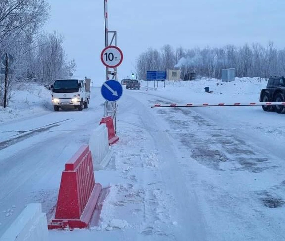 Грузоподъемность на переправе Хатассы — Павловск увеличена до 10 тонн. Фото: пресс-служба Минтранса Якутии