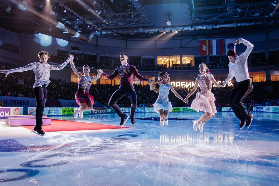 Чемпионы России-2024: Евгений Семененко, Анастасия Мишина и Александр Галлямов, Аделия Петросян, Александра Степанова и Иван Букин