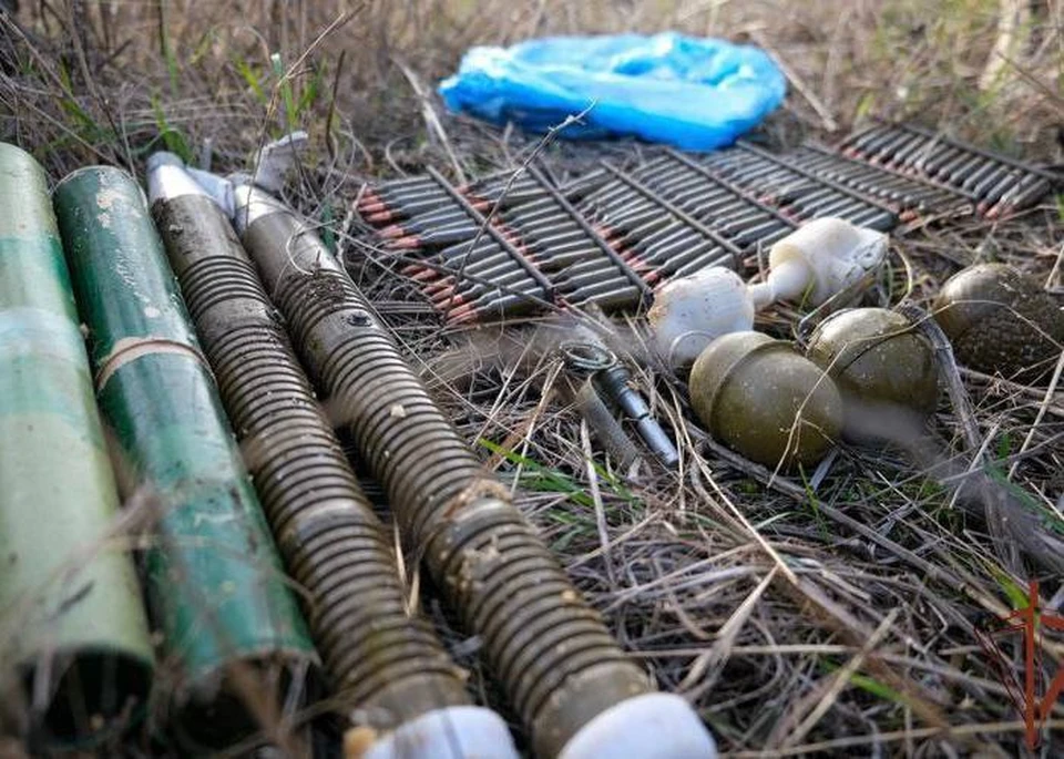 Сотрудники Росгвардии нашли 12 схронов с оружием в Запорожской и Херсонской областях. ФОТО: Росгвардия