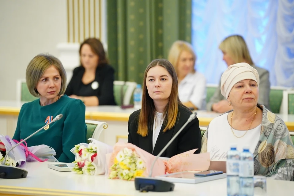 В Кузбассе наградили особенных активистов. Фото - АПК.