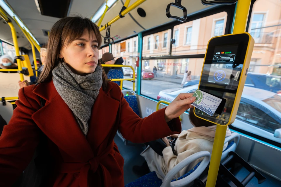 Цены на проезд в общественном транспорте не изменятся в Петербурге в 2024 году.