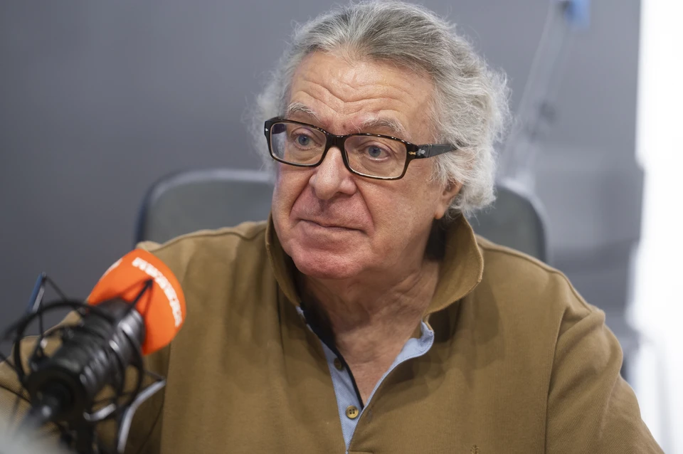 Андрей Ургант заявил, что от его лица орудуют мошенники.