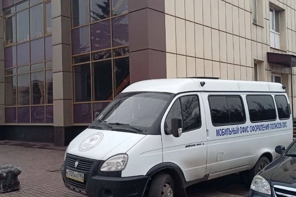 Мобильный офис оформления полисов ОМС выезжает в отдаленные районы и села. Фото: ТФОМС ДНР