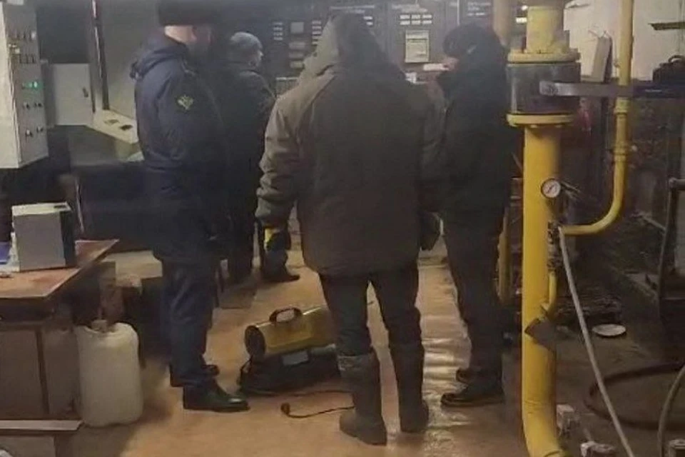 В 30-градусные морозы около полутора тысяч человек под Ярославлем остались без тепла.