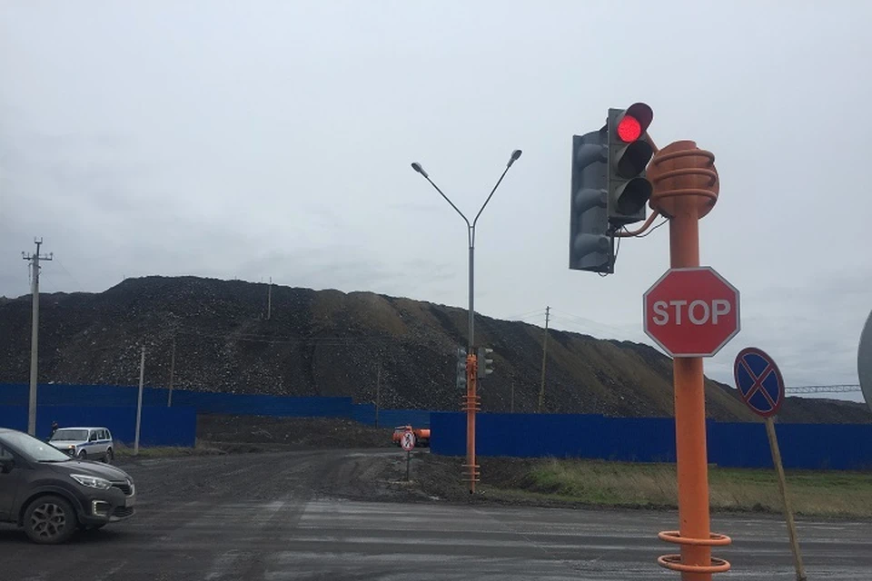 Закрыт участок дороги из-за схода крупногабаритного транспортного средства в Магаданской области