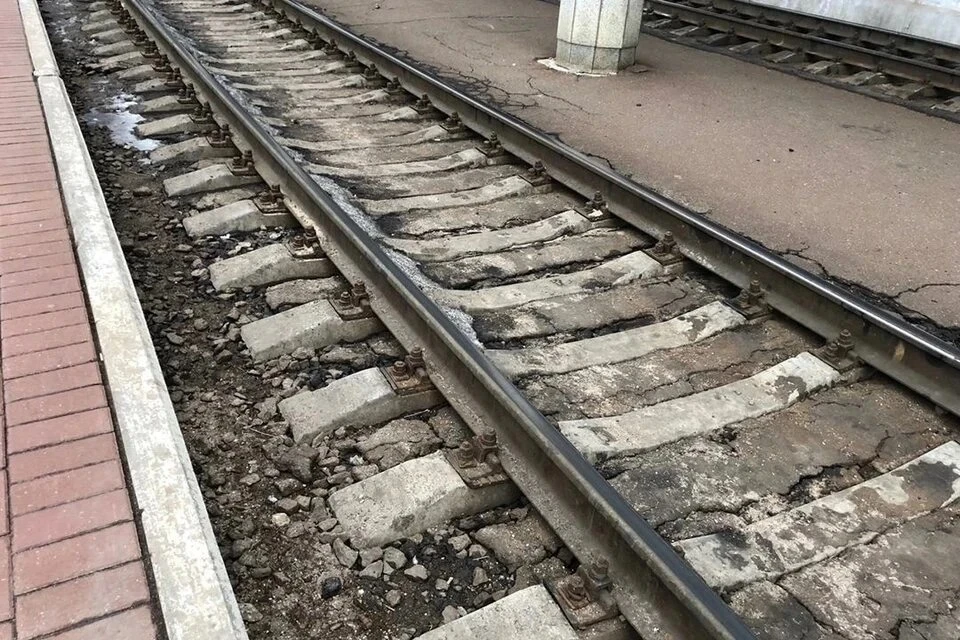 РЖД возобновили движение по одному пути в Забайкалье после схода вагонов