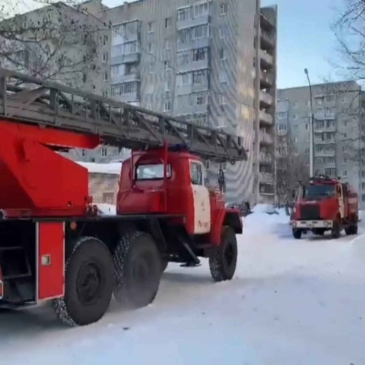 В Рыбинске во время пожара из квартиры спасли трех человек - KP.RU