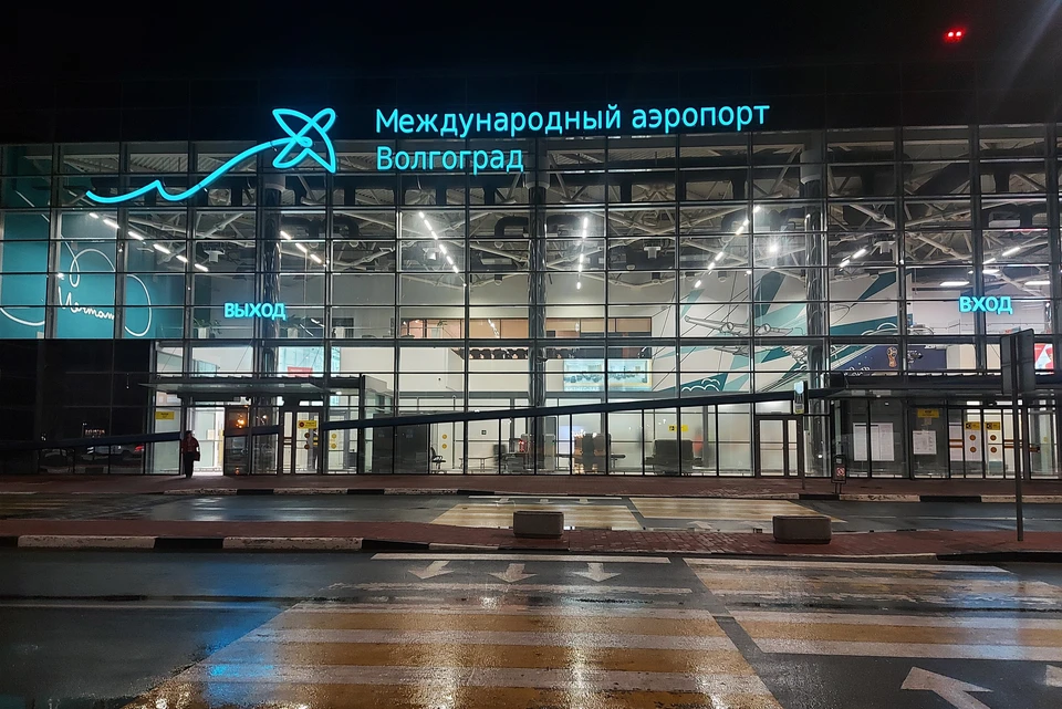 В аэропорту рейс встречала бригада скорой.